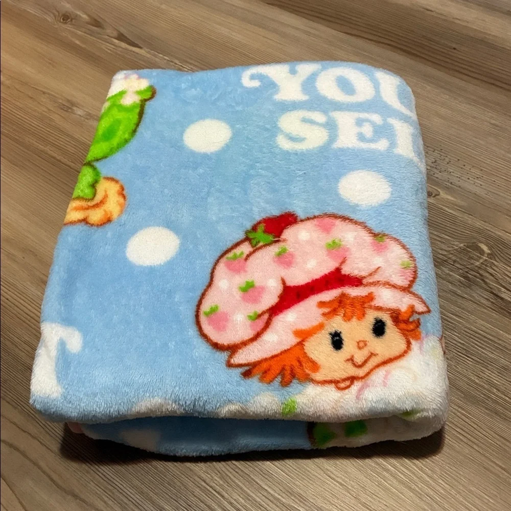 Strawberry Shortcake “Treat Yourself” 40” x 50” Travel Blanket Bubble‎ bath Cats